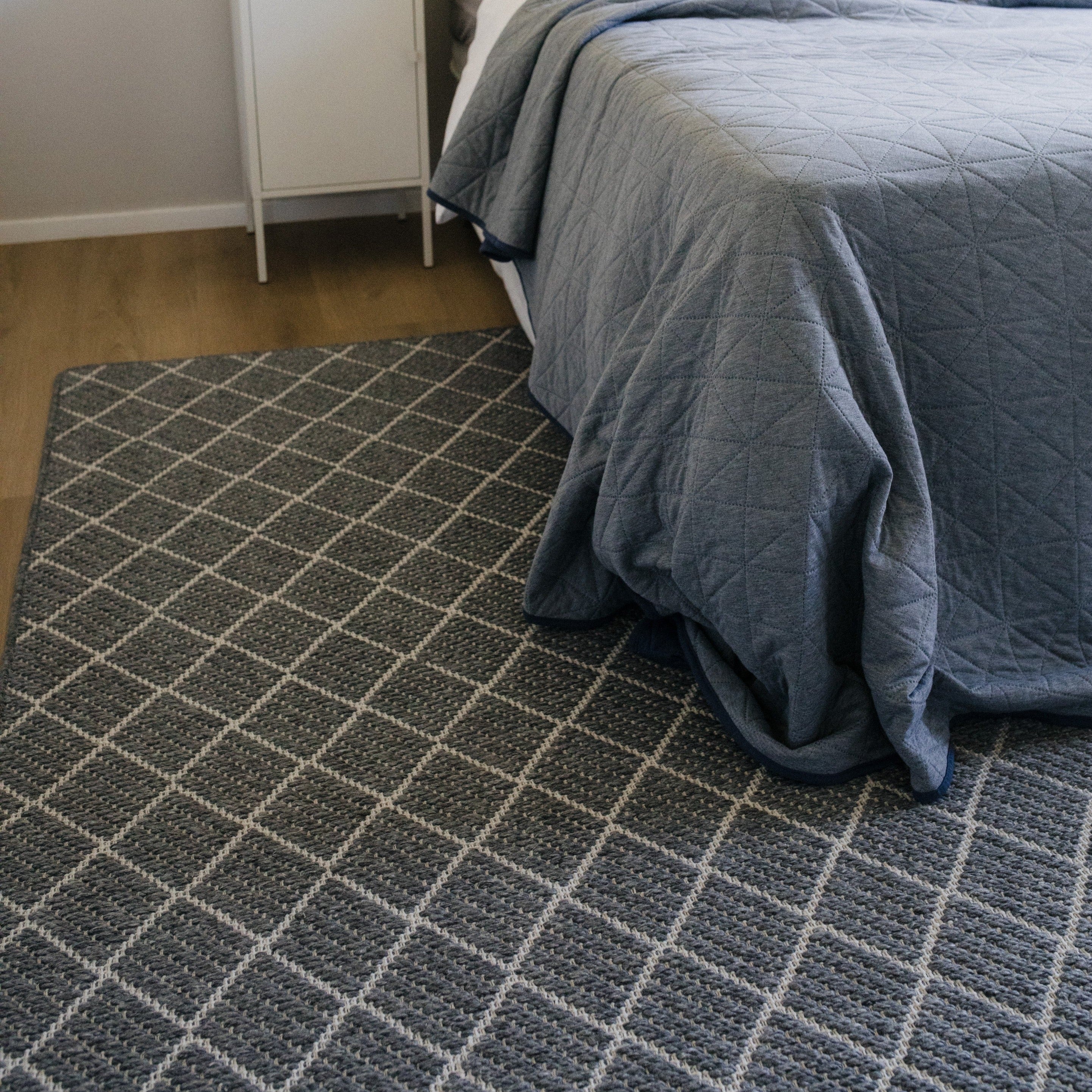 P.E.T Chunky Jacquard Dark Grey & White Rug