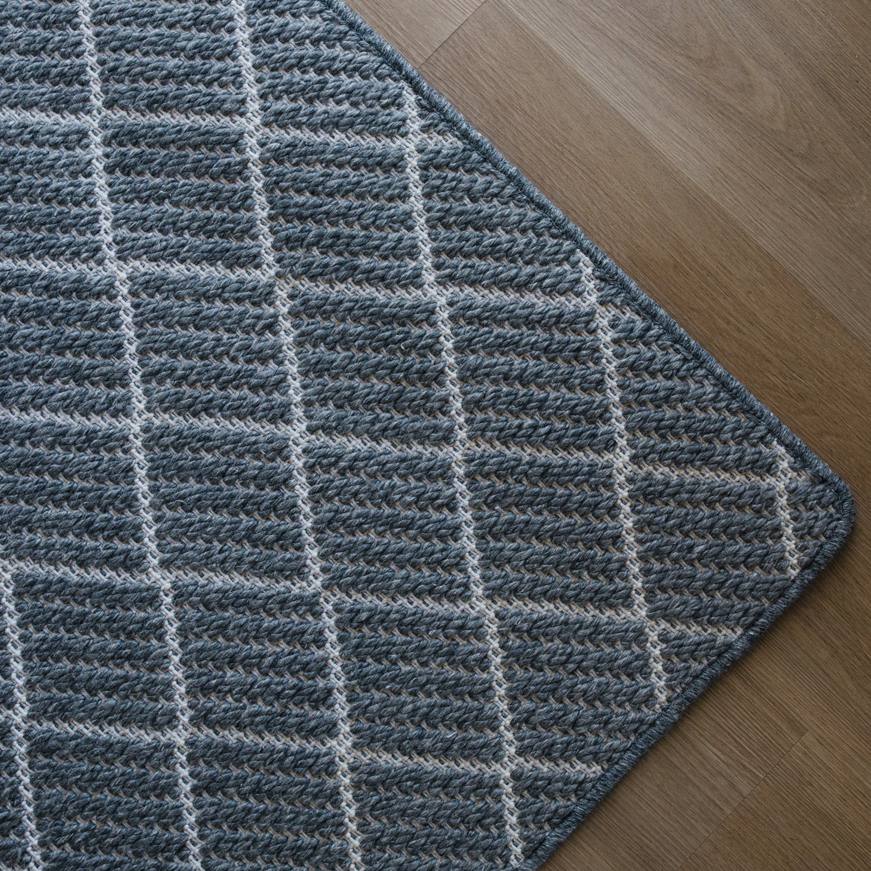 P.E.T Chunky Jacquard Dark Grey & White Rug