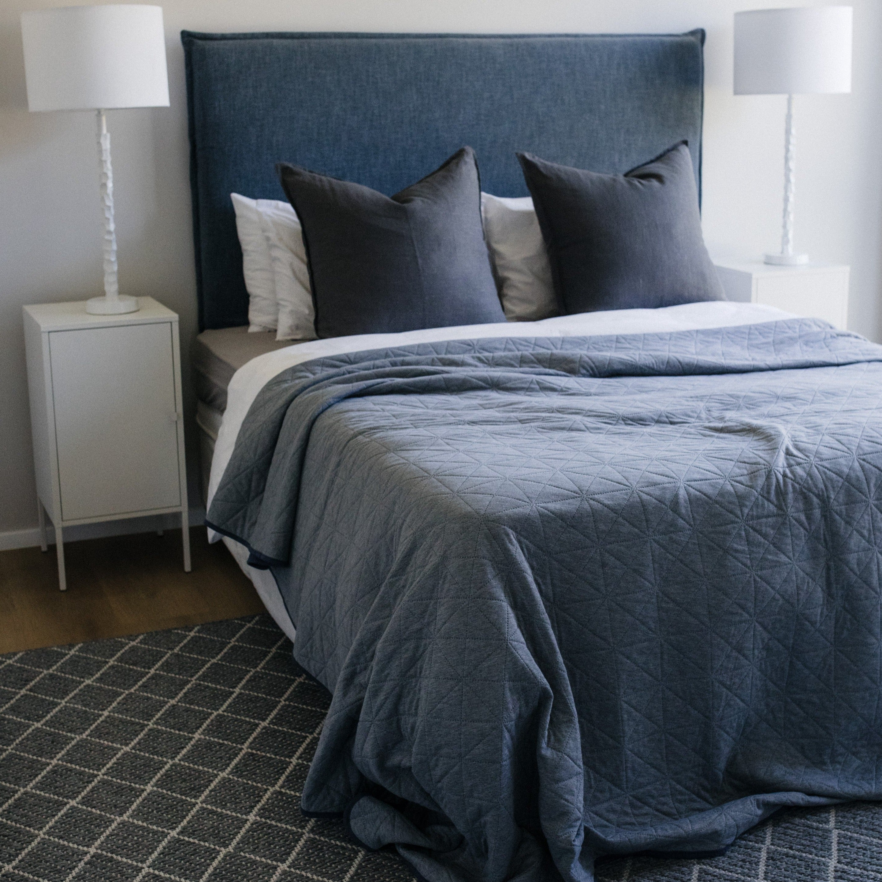 P.E.T Chunky Jacquard Dark Grey & White Rug