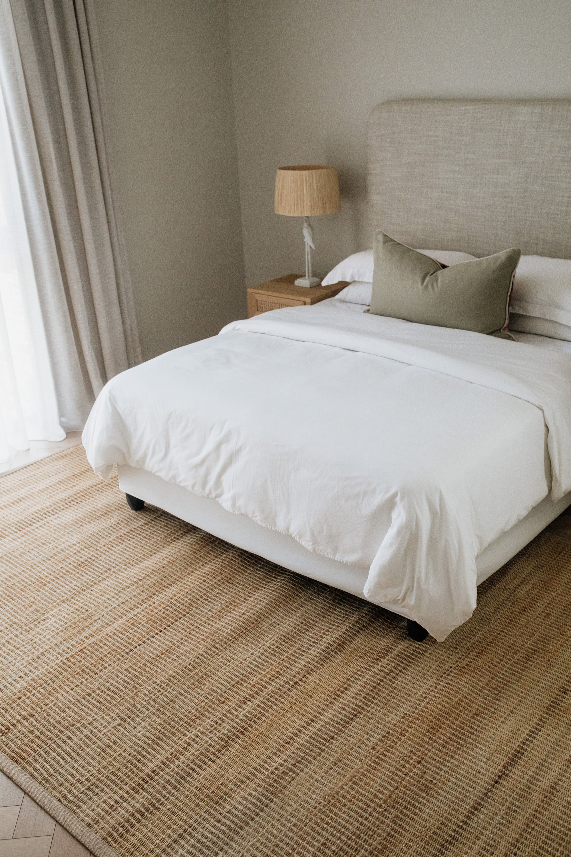 Parrot Lamp Base | White