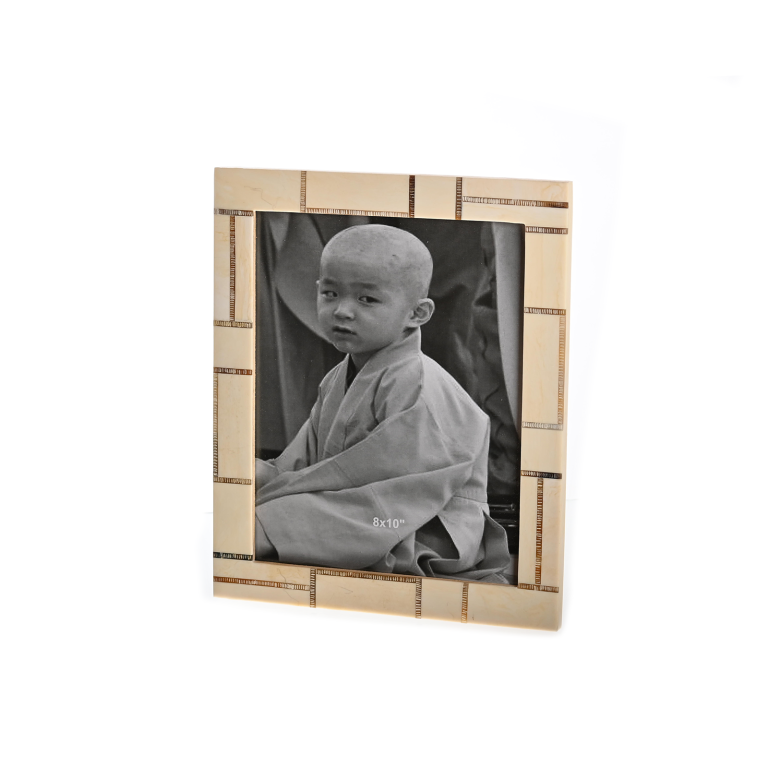 Resin Marbled with Chiselled Horn Frame | Ivory