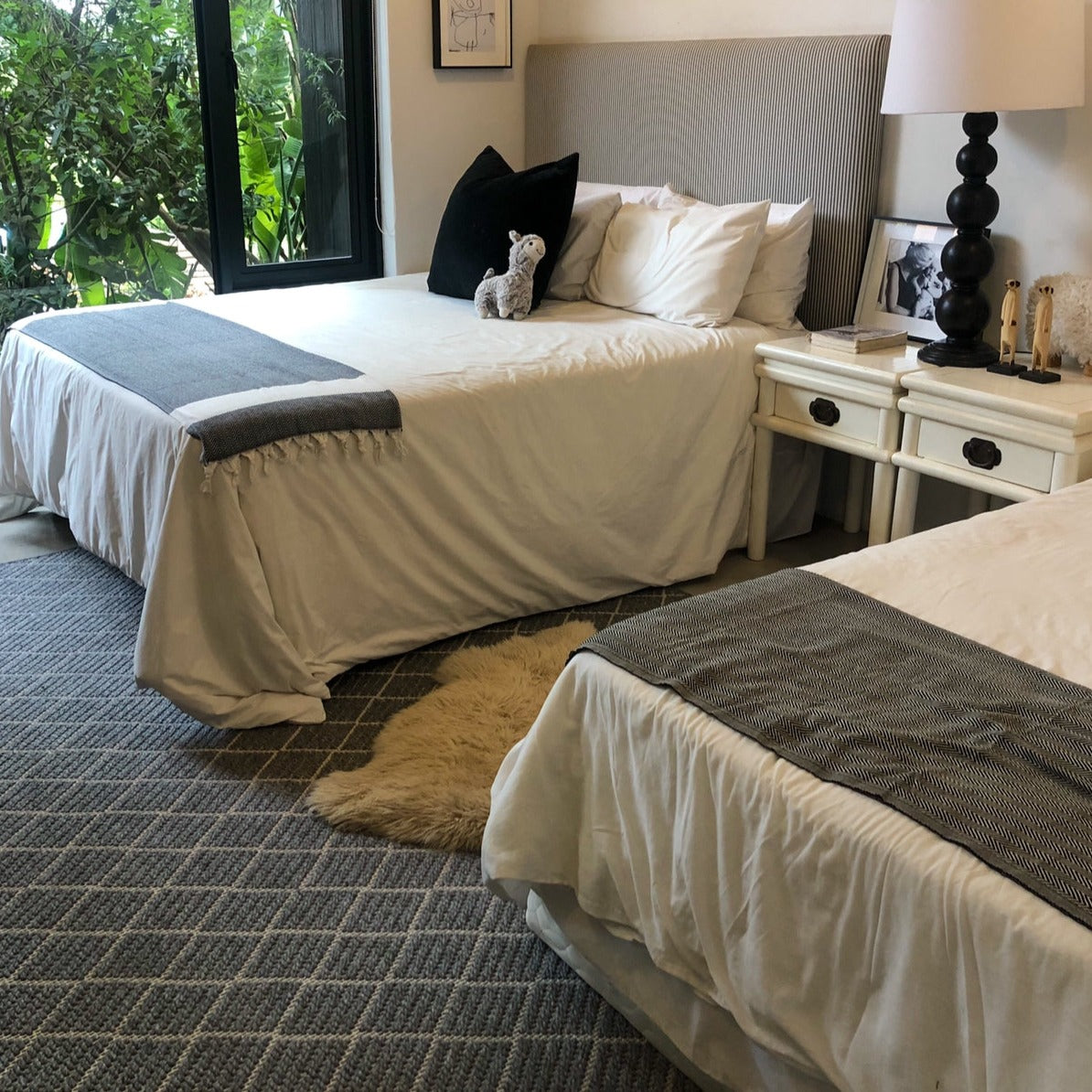 P.E.T Chunky Jacquard Dark Grey & White Rug