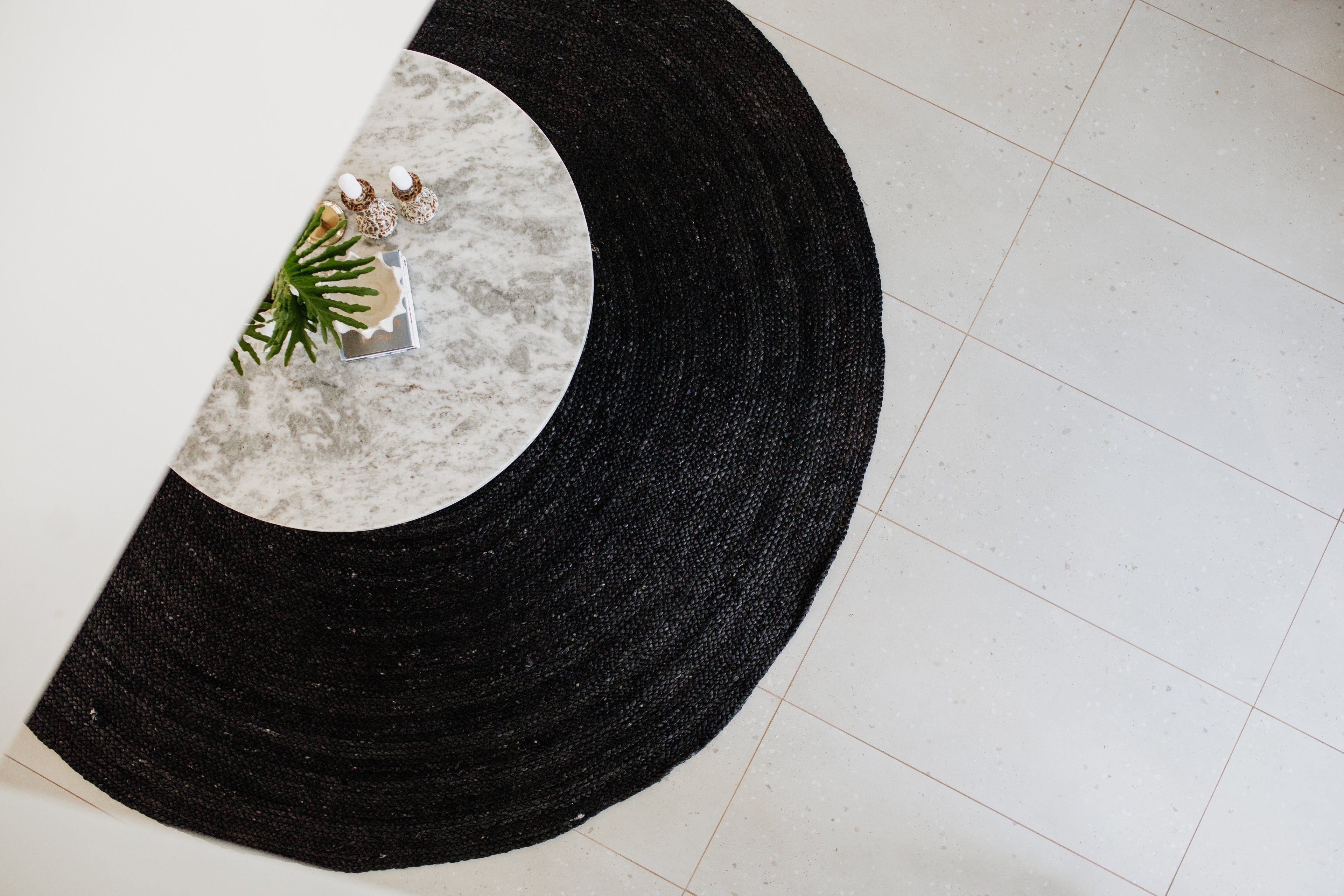 Black Round Jute Rug