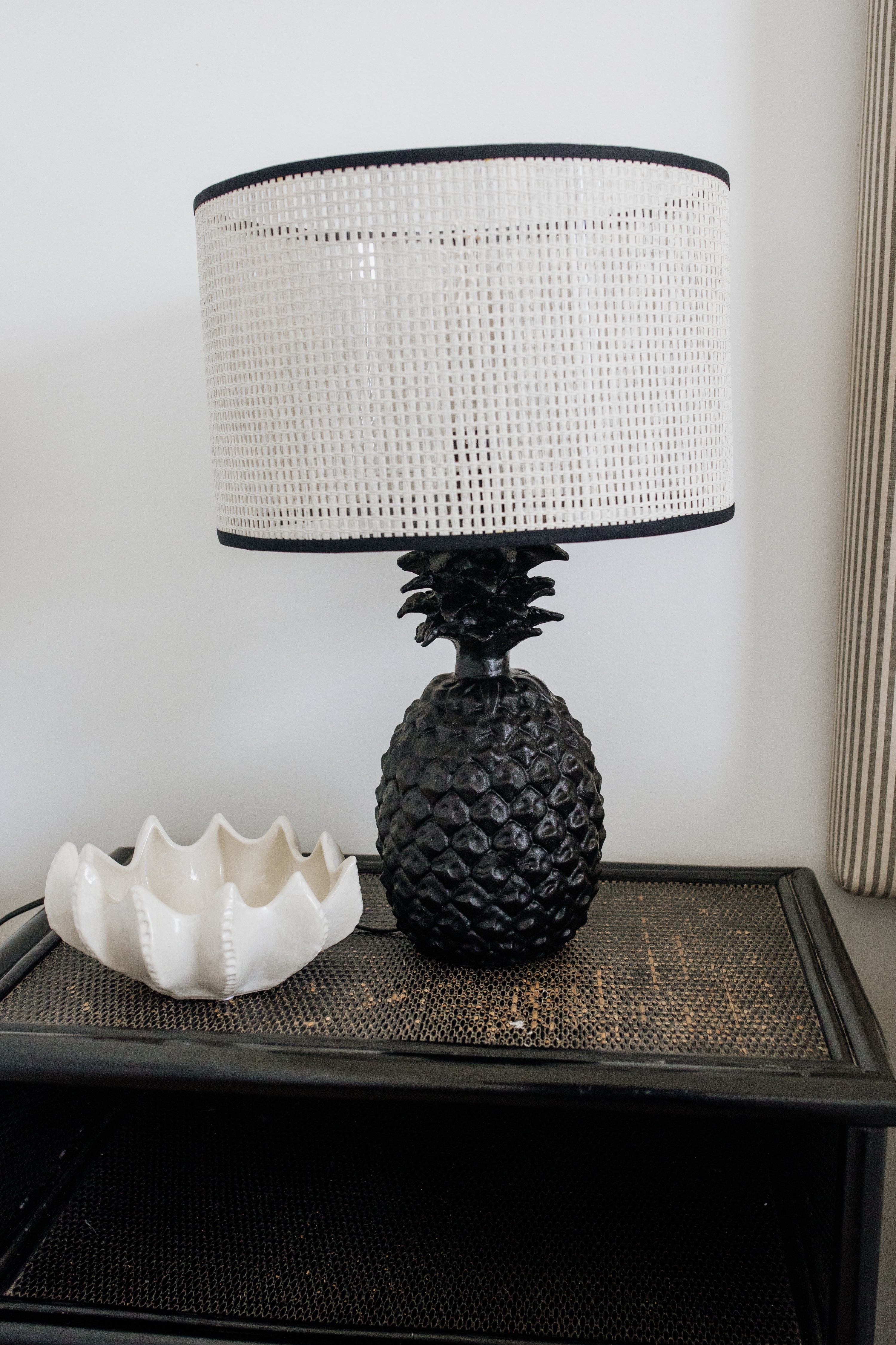 Pineapple Lamp Base | Black