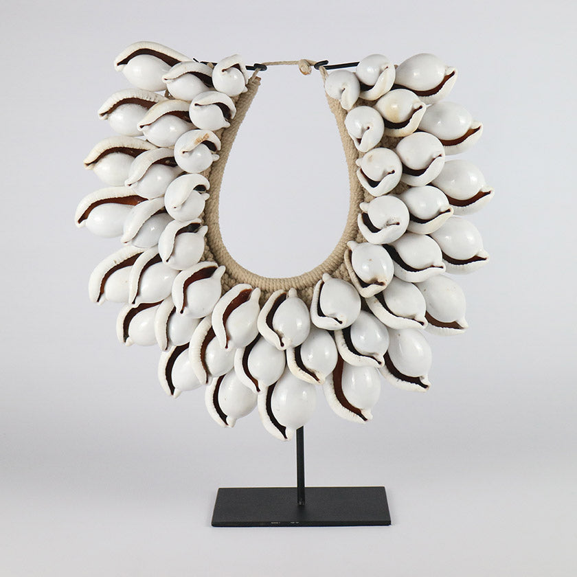 XL Necklace Shell On Metal Stand |  White